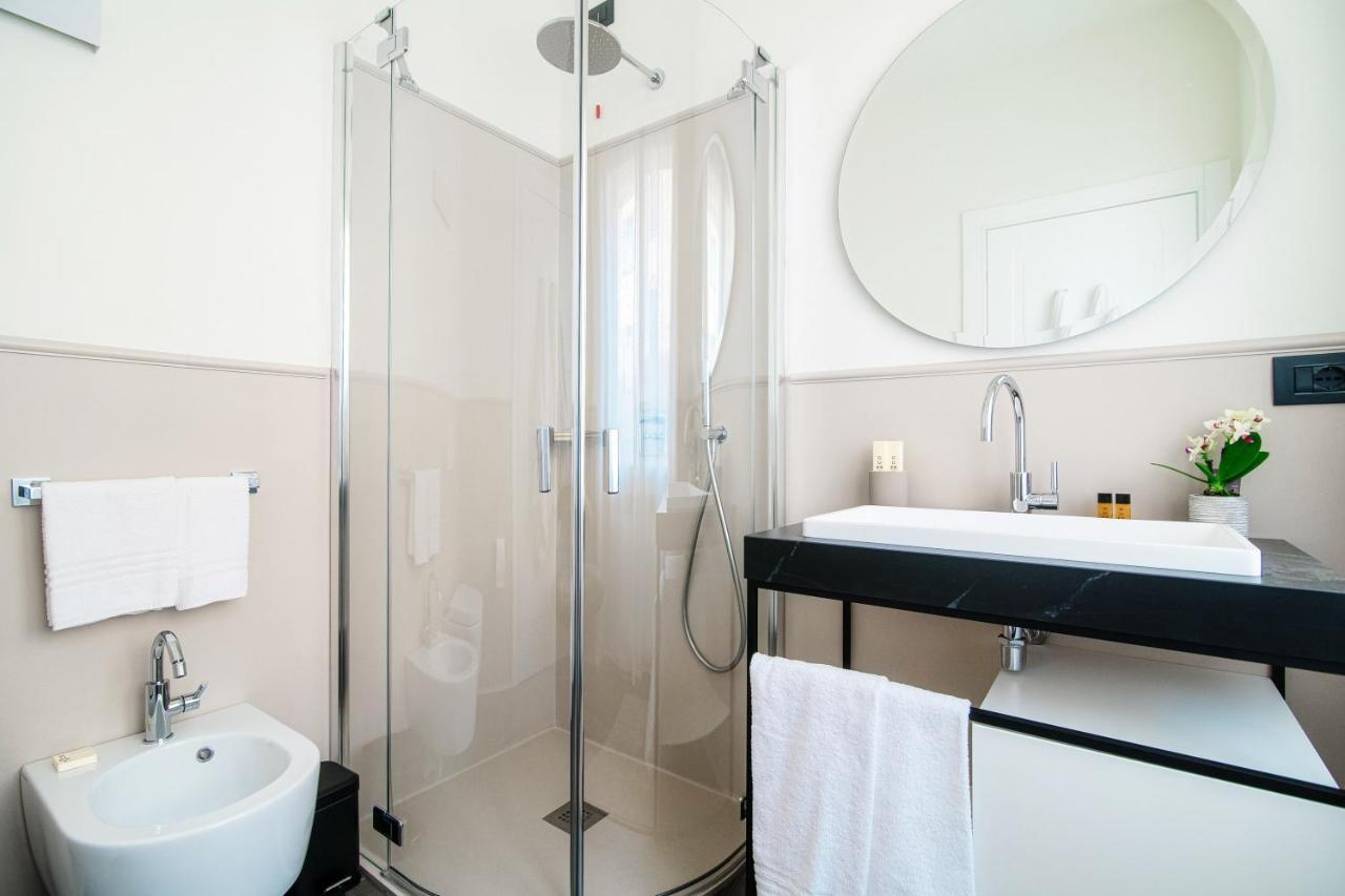 In Centro Luxury Rooms Como Luaran gambar