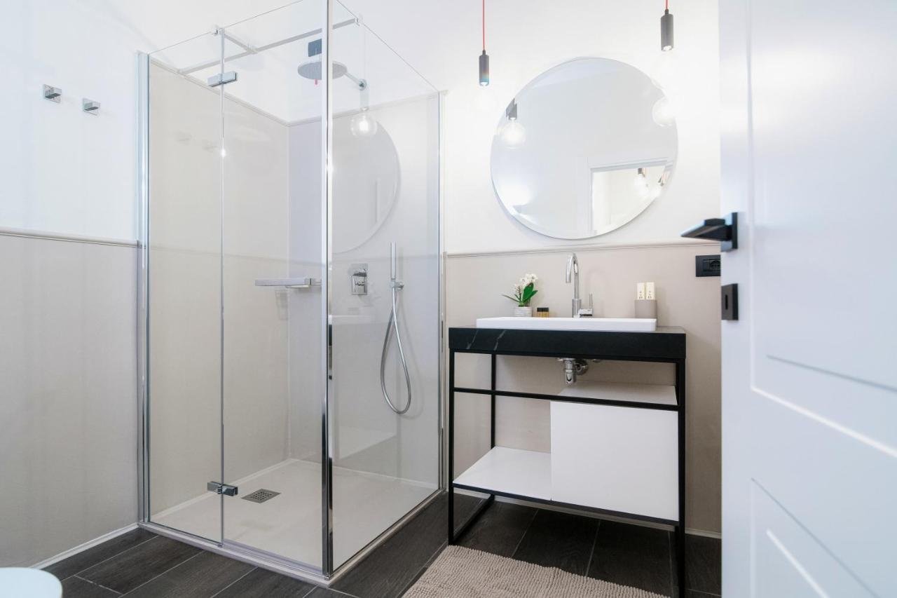 In Centro Luxury Rooms Como Luaran gambar